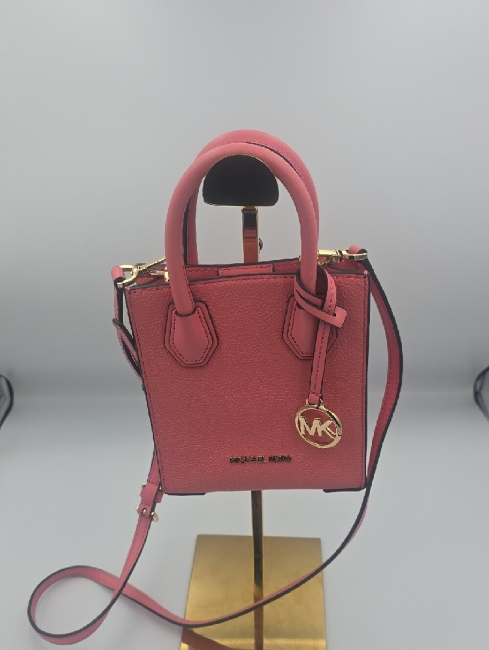 Michael Kors Pink Pebbled Leather Mini Crossbody/Phone Holder W/ Gold (NWOT)💖 - Picture 3 of 9